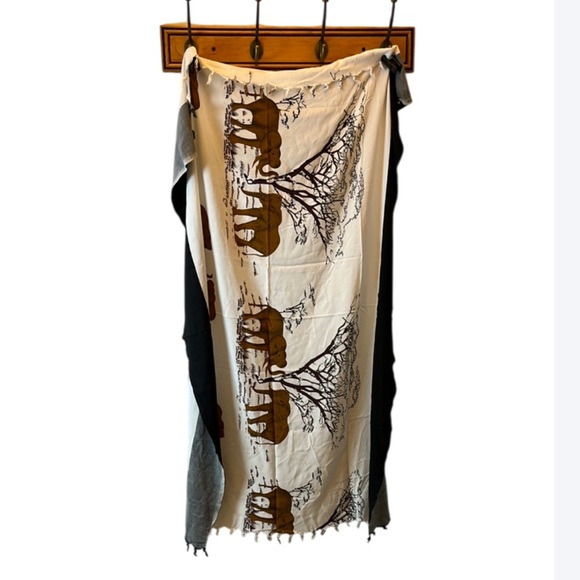 AFRO DANISH COLLECTIONS Beach Kanga Design 3 - Elephants - Picture 3 of 6